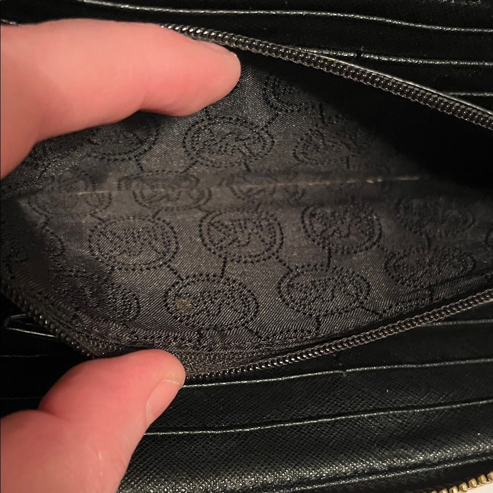 Michael Kors Shiny Black Patent Leather Logo Wallet with Gold Accents Full Zip - Picture 10 of 16